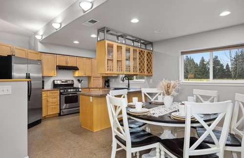 Everson Maison | Spacious centrally located farmhouse with stunning views, large yard, firepit