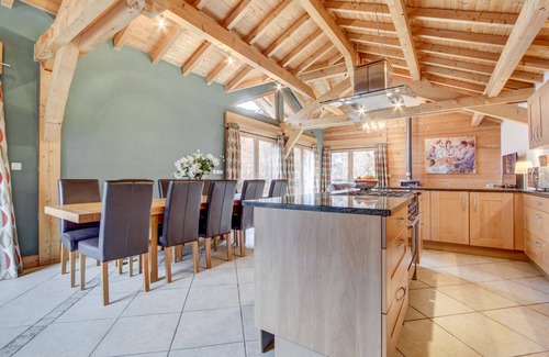 Morzine Chalet De Ski | Alptitude Chalet Bidon