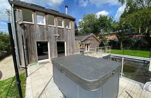 Jalhay Chalet De Ski | Chalet spacieux א Jalhay avec jacuzzi