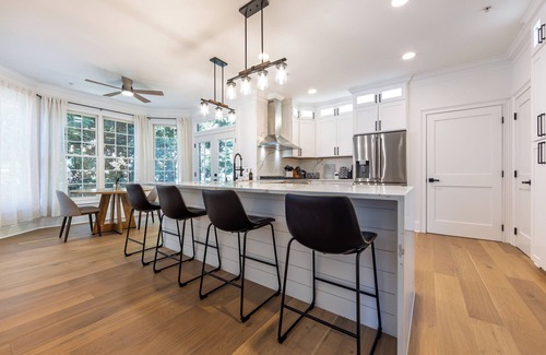 Chevy Chase Maison | Spacious Chevy Chase 7BR – Quick DC Access