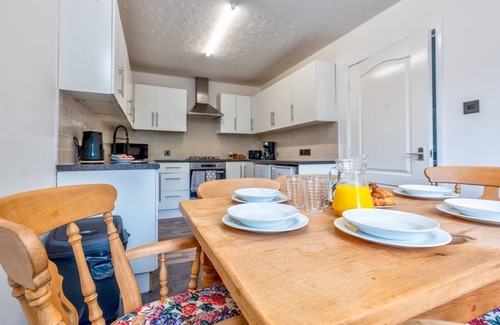 Donnington Maison | Spacious City House in Telford | Pass the Keys