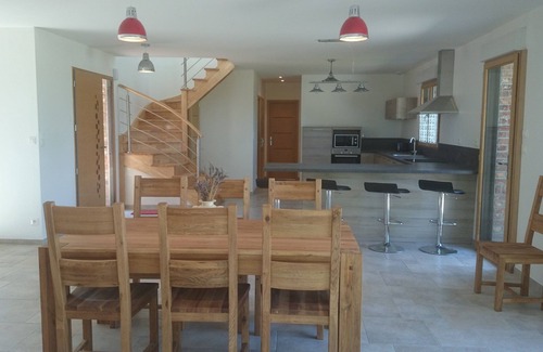 Campagne-les-Hesdin Maison | Gîte spacieux dans la campagne verdoyante, proche de la Côte d'Opale