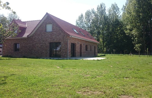 Campagne-les-Hesdin Maison | Gîte spacieux dans la campagne verdoyante, proche de la Côte d'Opale