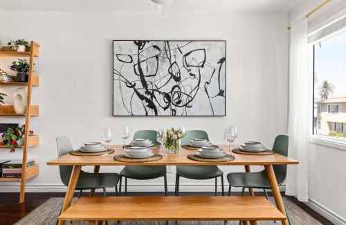Alamitos Beach Appartement | Spacious Coastal Apartment in a Colorful Community - NRP22-00590