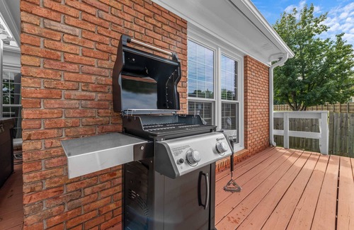 Fortson Maison | Spacious Columbus 4BR house w/ Deck Near Ft Moore