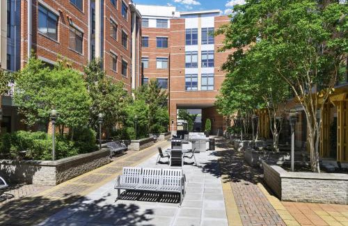 Arlington Appartement | Spacious Comfort Near Downtown Hotspots