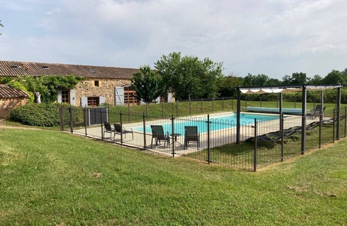 Sainte Croix de Beaumont Maison | Gîte 8 personnes spacieux et confortable.