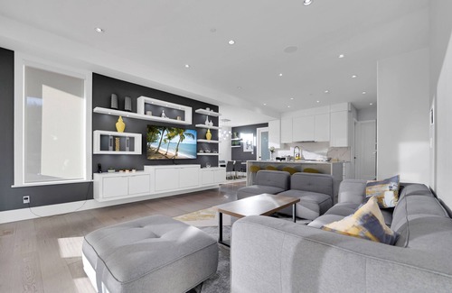 Squamish Maison | Spacious, comfortable family home situated in a serene location. Stunning views!