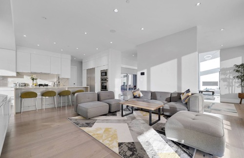 Squamish Maison | Spacious, comfortable family home situated in a serene location. Stunning views!