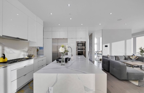 Squamish Maison | Spacious, comfortable family home situated in a serene location. Stunning views!