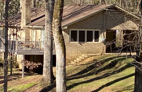 Greensboro Maison | Spacious, comfortable home in historic Greensboro, Al