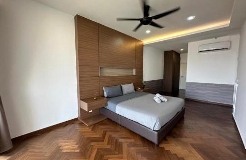 Tanjung Bungah Appartement | Spacious Comfy 8pax, 3 Bedroom, 2 Car Park, The Landmark