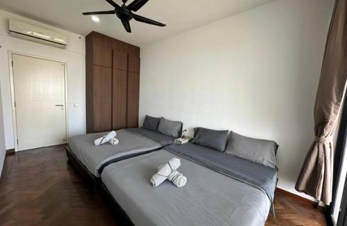Tanjung Bungah Appartement | Spacious Comfy 8pax, 3 Bedroom, 2 Car Park, The Landmark