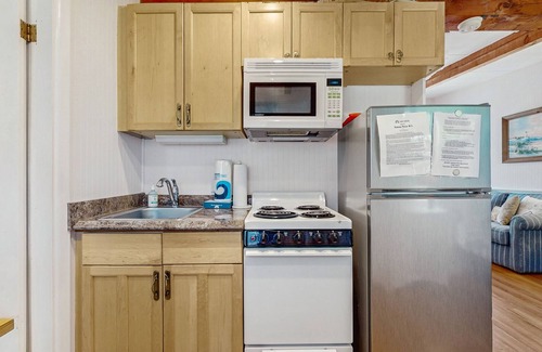 Ogunquit - Wells Appartement | Spacieux condo w / piscine partagée et une cuisine complète! Près de la plage!