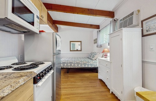 Ogunquit - Wells Appartement | Spacieux condo w / piscine partagée et une cuisine complète! Près de la plage!