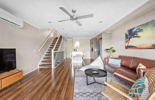 Murarrie Maison | Spacious + Convenient! 3Bed/2.5Bath/1Car~Townhouse