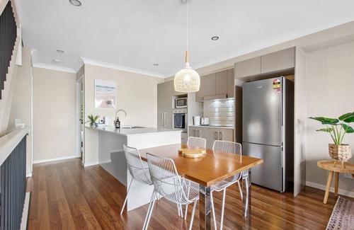 Murarrie Maison | Spacious + Convenient! 3Bed/2.5Bath/1Car~Townhouse