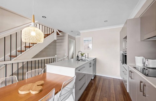 Murarrie Maison | Spacious + Convenient! 3Bed/2.5Bath/1Car~Townhouse