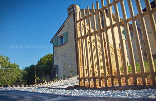 Mareuil en Perigord Maison | Gîte spacieux 3 Chbr (2/9 P) en plein nature Etang Chevaux et Piscine chauffée