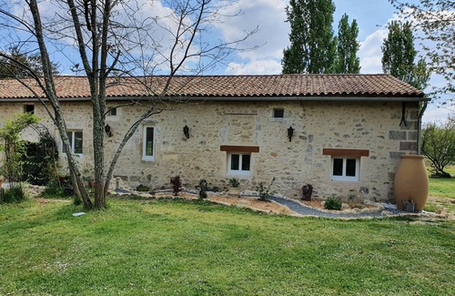 Cubnezais Maison | Gite spacieux à la campagne