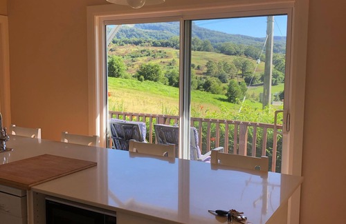 Broughton Village Maison | Spacious Country Cottage located close to Berry & Gerringong