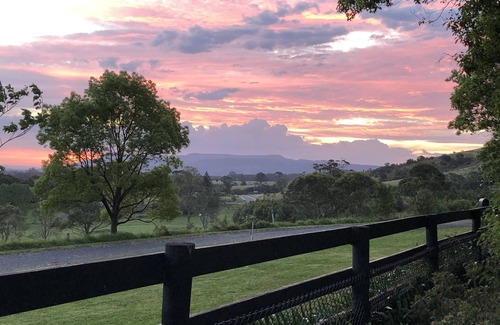 Broughton Village Maison | Spacious Country Cottage located close to Berry & Gerringong