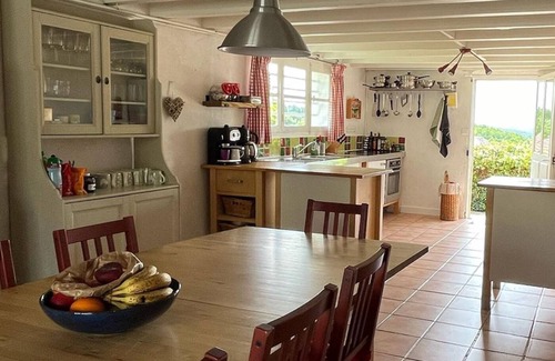 Jumilhac-le-Grand Maison | Isolé bien équipée spacieuse Maison de Campagne avec piscine privée et clos Gar