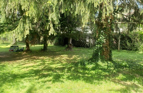 Magnac-Laval Maison | Spacious country house with swimming pool and large garden