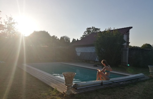 Magnac-Laval Maison | Spacious country house with swimming pool and large garden