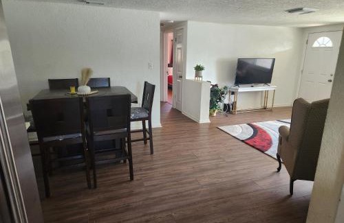 Regency Park Maison | Spacious cozy 3 bedroom waterfront house at port Richey