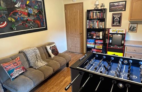 Cairo Maison | Spacious Cozy Getaway ! King Bed, Game Room, Out Door Patio