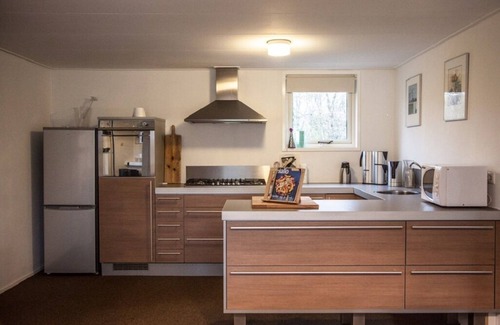 Linde Maison | bungalow spacieux et confortable « Frank » dans la zone boisée (12 personnes)