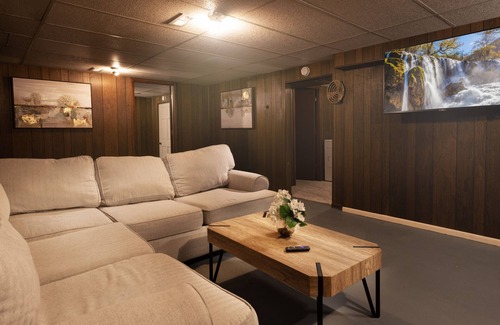 Springfield Maison | Spacious & Cozy ~ Mins to Downtown