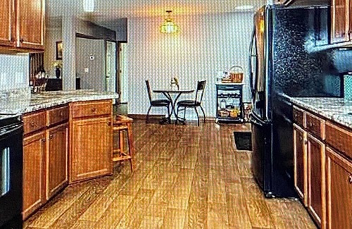Bairdford Maison | Spacious cozy retreat, off the beaten path close to all Pittsburgh attractions