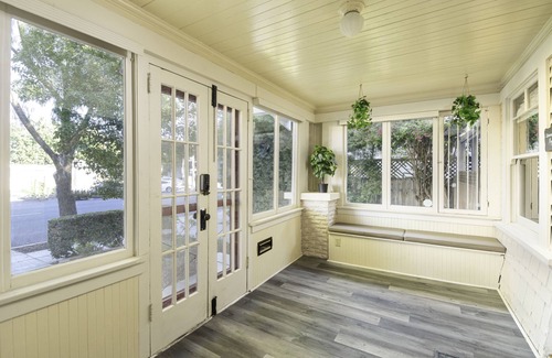 Willmore Maison | Spacious Craftsman House in Downtown LB - 5 car parking - Ideal for large groups