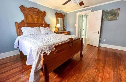 Staunton Maison | Spacious Craftsman near Staunton