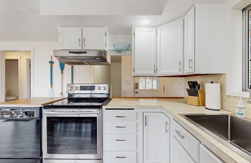 Rockaway Beach Maison | Spacious dog-friendly home with ocean views, full kitchen, washer & dryer