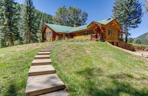Dolores Maison | Spacious Dolores Vacation Rental with Decks and Views!