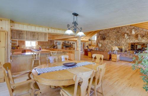 Dolores Maison | Spacious Dolores Vacation Rental with Decks and Views!