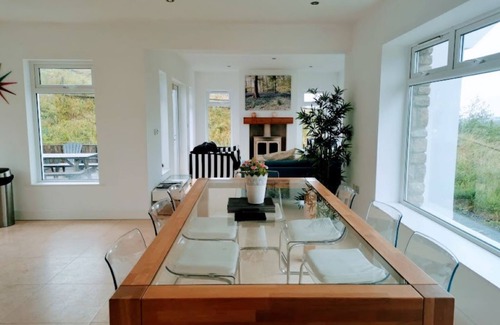 Rossnowlagh Maison | Spacious Donegal Home Lake & Sea Views Every Room