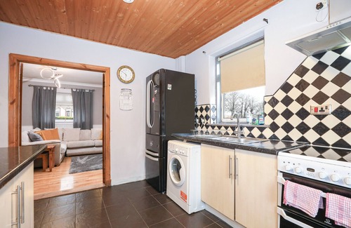 Gilmerton Lit Et Petit-Déjeuner | Spacious Double Room in Elegant Cottage