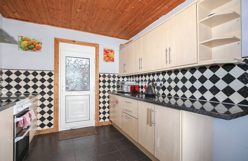 Gilmerton Lit Et Petit-Déjeuner | Spacious Double Room in Elegant Cottage