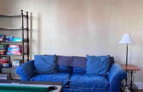 Southern Coast Appartement | Spacious downtown Saco getaway!
