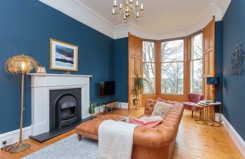 Comely Bank Appartement | Spacious drawing room apt, 10 mins to Princess st.