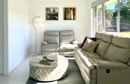 Sunnybank Maison | Spacious Dual Stay Main House Separate Studio