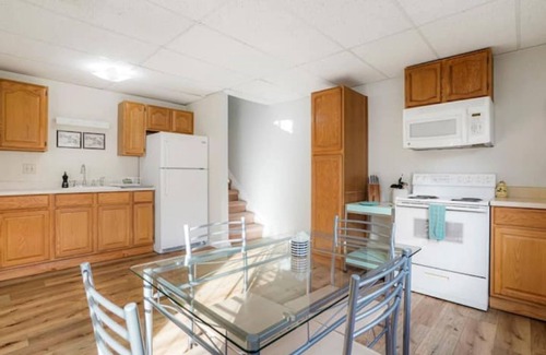 South Westminster Copropriété | Spacious Duplex in Peaceful & Convenient Location