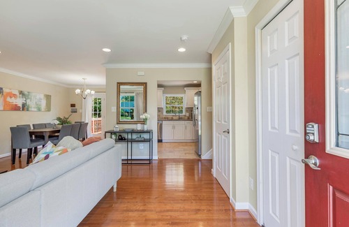 Seabrook Maison | Spacious Entire Home in delightful Lanham, close to Washington DC