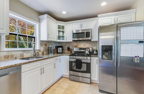 Seabrook Maison | Spacious Entire Home in delightful Lanham, close to Washington DC