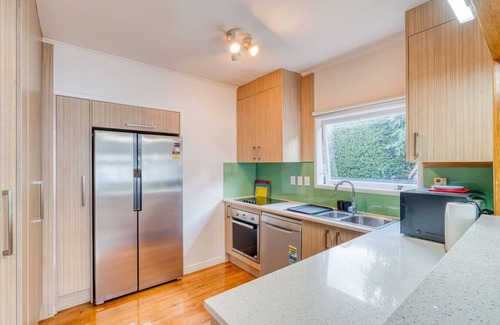 Epsom Maison | Spacious Entire Home in Epsom