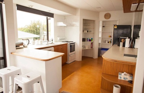 Richmond Heights Maison | Spacieuse maison peut confortablement adapter deux familles, excellent emplacement et comprend le WiFi
